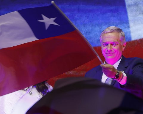 Chile: the end of the dictatorship-democracy cleavage