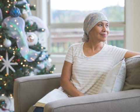 Excesos de Navidad pueden afectar a pacientes con cáncer, alerta Sociedad de Oncología