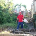 Labores de limpieza en Santiago de Cuba tras el paso del huracán Melissa