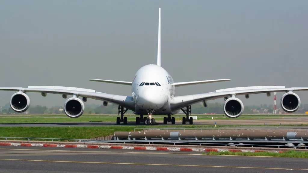 Colombia restores flights with Venezuela