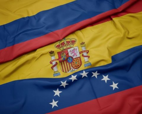 Colombianos y venezolanos en España
