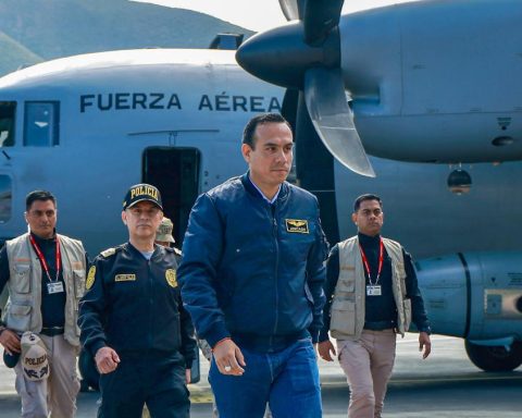 Congress formalizes authorization for José Jerí to travel to Ecuador