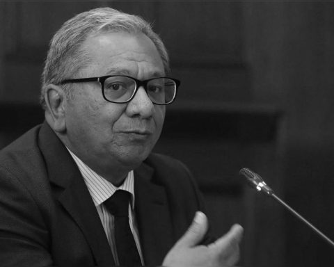 Congressman Carlos Anderson died at age 65