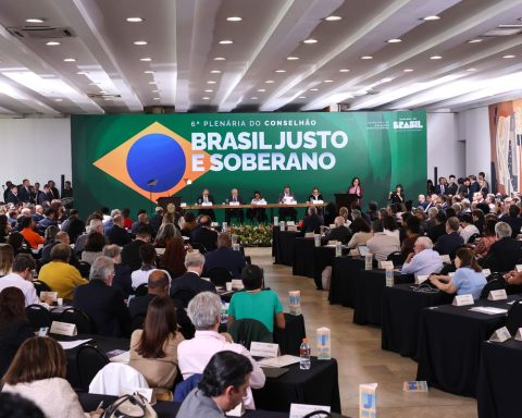 Conselhão delivers proposals for the country's development goals to Lula