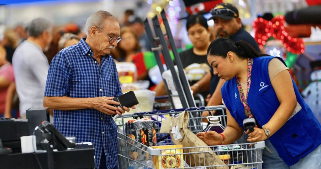 Consumer confidence records its biggest monthly drop since 2021