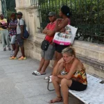 Cola en una panadería de La Habana Vieja, Cuba