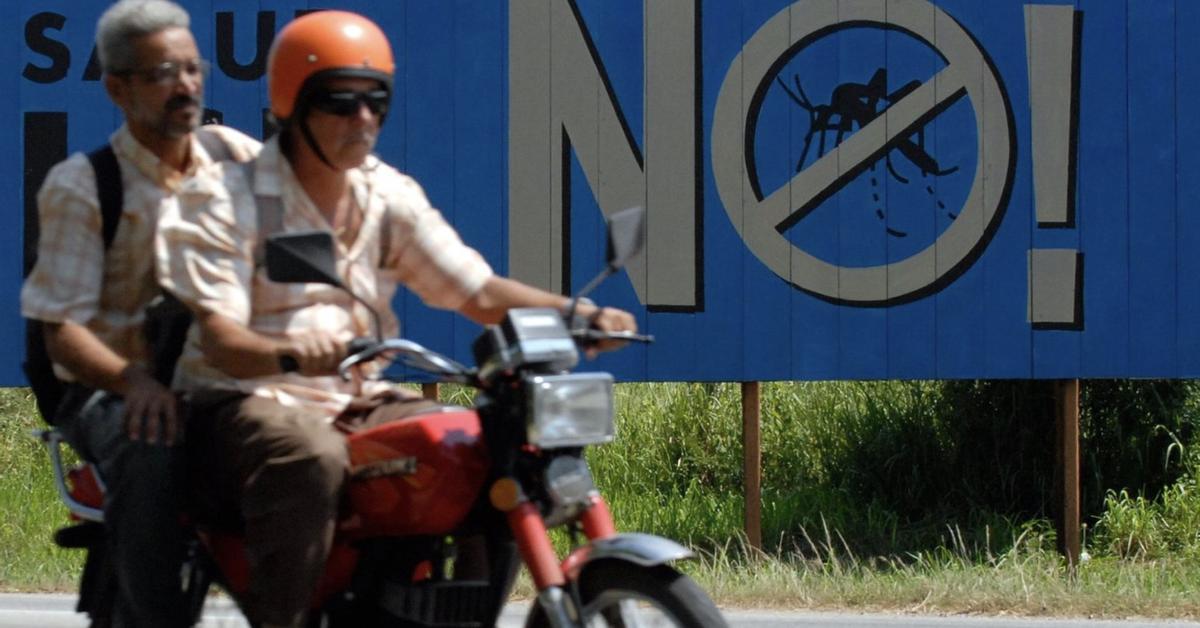 Cuba camouflaged aid for the chikungunya epidemic in request for Hurricane Melissa