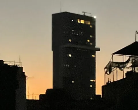 La Torre K durante un apagón en La Habana