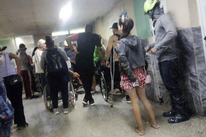 Cuban hospitals continue to be overwhelmed although the incidence of dengue falls almost five points