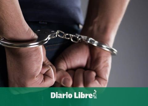 Customs employees arrested for marijuana shipment in Santiago