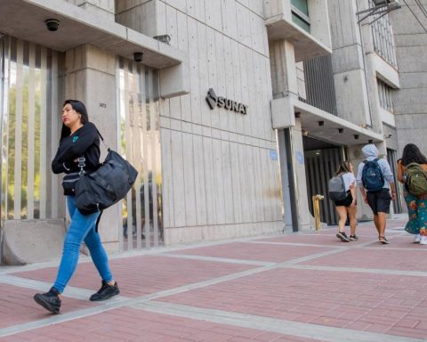 Customs procedure? Starting in January you will be able to submit claims virtually: LINK HERE