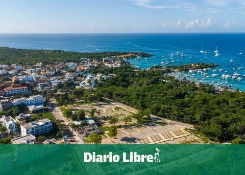 David Collado inaugurates parking for 270 vehicles in Bayahibe