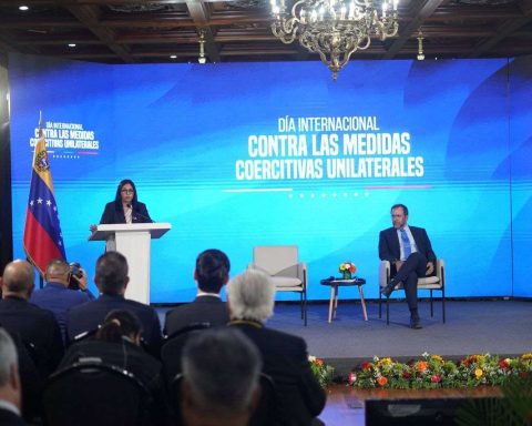 Delcy Rodríguez: coercive measures are political blackmail