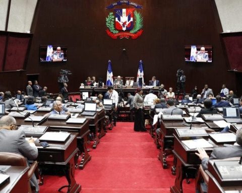 Diputados aprueban nuevo Código Procesal Penal y evitan vacío legal a días del plazo constitucional