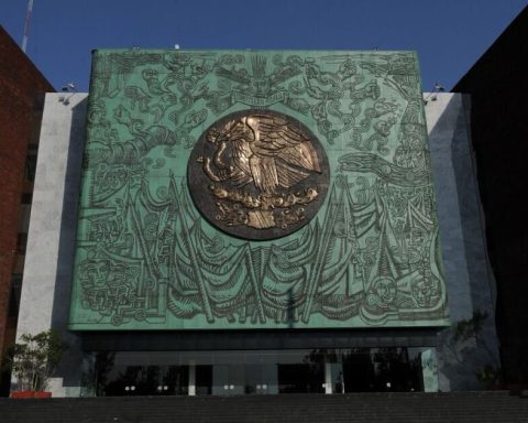 Deputies close period and ranks with Sheinbaum... but with changes in their reforms