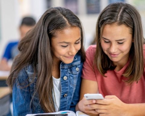 Deputies confirmed which devices will be prohibited in schools in Chile