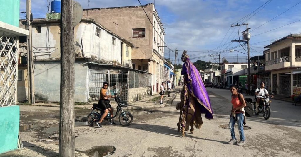 Despite the epidemics and the economic crisis, devotees of San Lázaro go to El Rincón