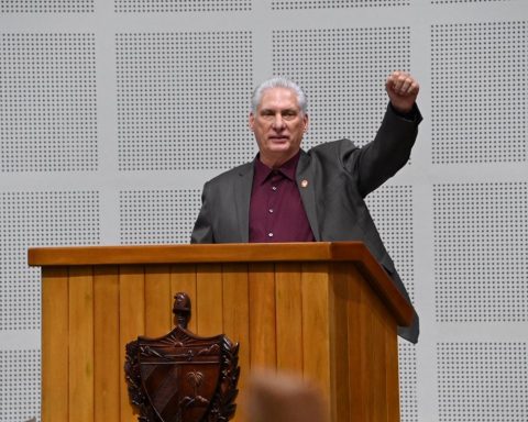 Díaz-Canel promises “all-out war” against corruption after condemning former minister Alejandro Gil