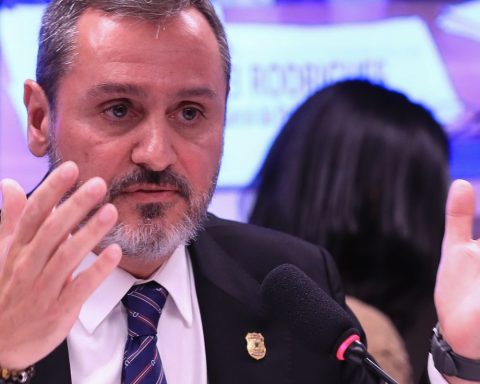 Director says that PF does not measure “political stature” when investigating amendments