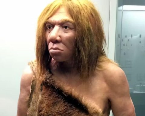 Discovery in the United Kingdom shows that hominids mastered fire 350,000 years earlier than thought