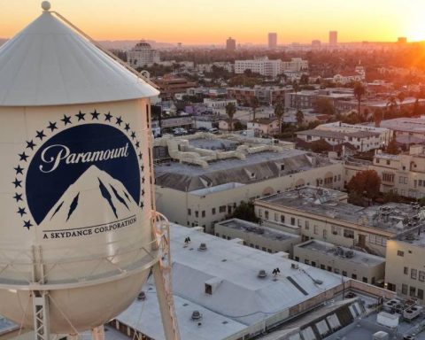 Do you prefer Netflix? ? Warner Bros. rejected Paramount's counteroffer