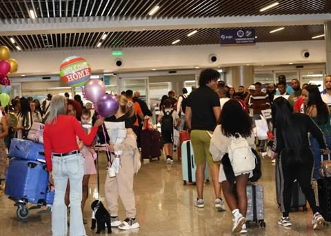 Dominicans abroad arrive in the country for Christmas festivities