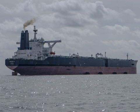 EU sanctions 41 "ghost" ships that avoid sanctions on Russian oil: there are 597