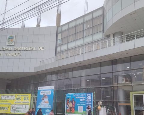 El Tambo: Official must initiate sanctioning proceedings against herself