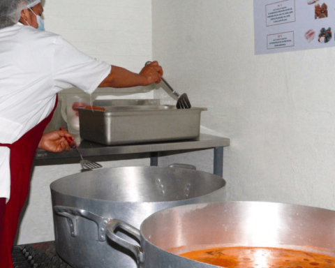 El Torito will have a turkey feast with mango and chipotle sauce on December 24 and 31