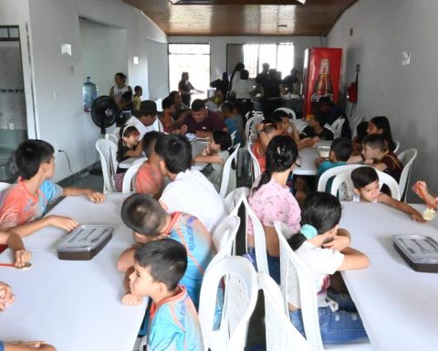 Emergency canteens begin to operate in Paratebueno and Medina after the June earthquake