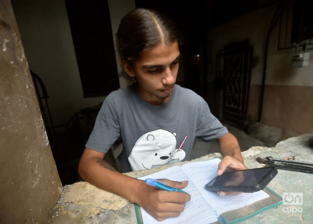 Etecsa alerts Cubans about scams on networks and enables the postpaid modality for Nauta Hogar