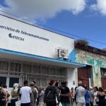 Etecsa restarts the sale of mobile lines and generates long lines in Havana