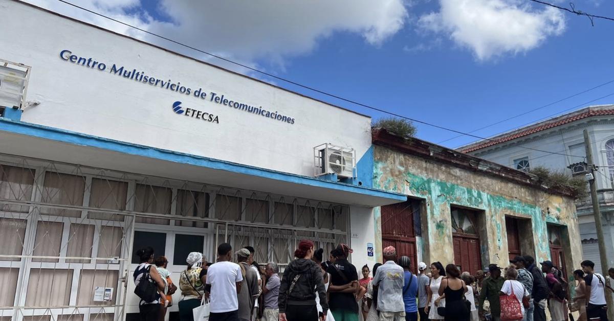 Etecsa restarts the sale of mobile lines and generates long lines in Havana