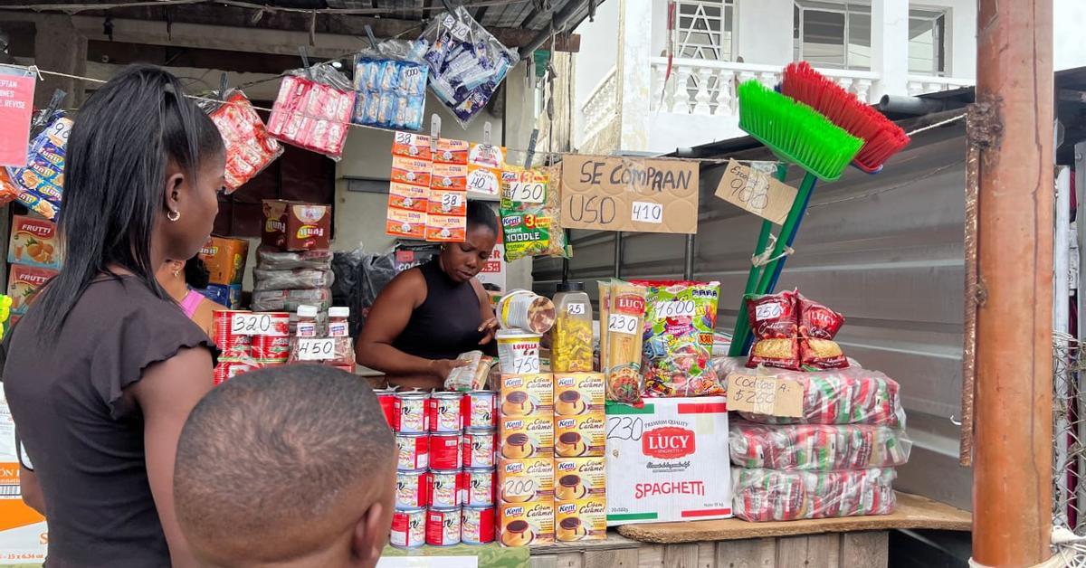 Even the least critical economists describe "very serious mistake" the coexistence of several rates