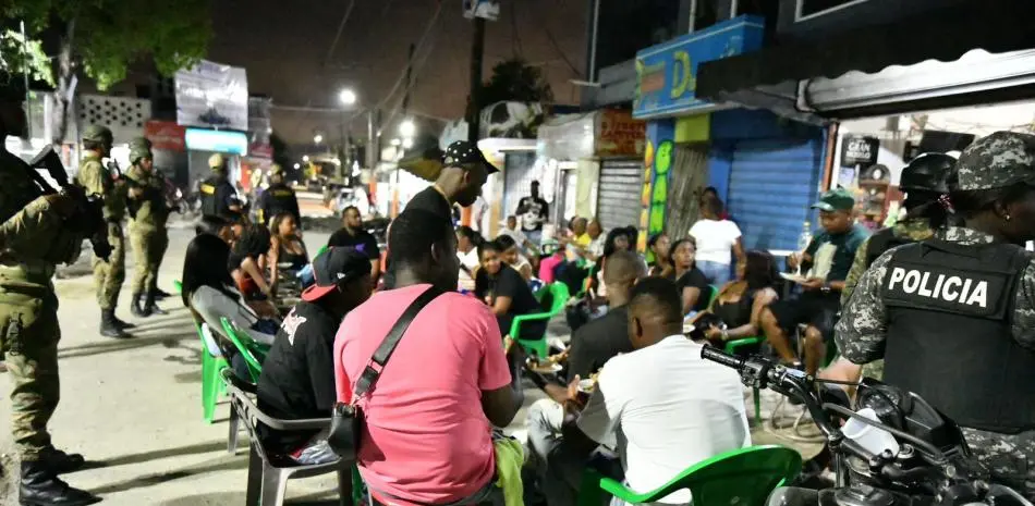 Horarios extendidos en Navidad: ¿Beneficio para unos y exclusión para otros?