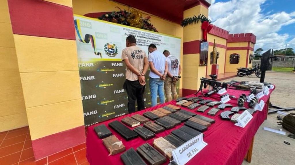 Fanb took over the camp of the Tres Raíces criminal group with war material