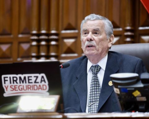 Fernando Rospigliosi in favor of expanding Reinfo, but only for one year
