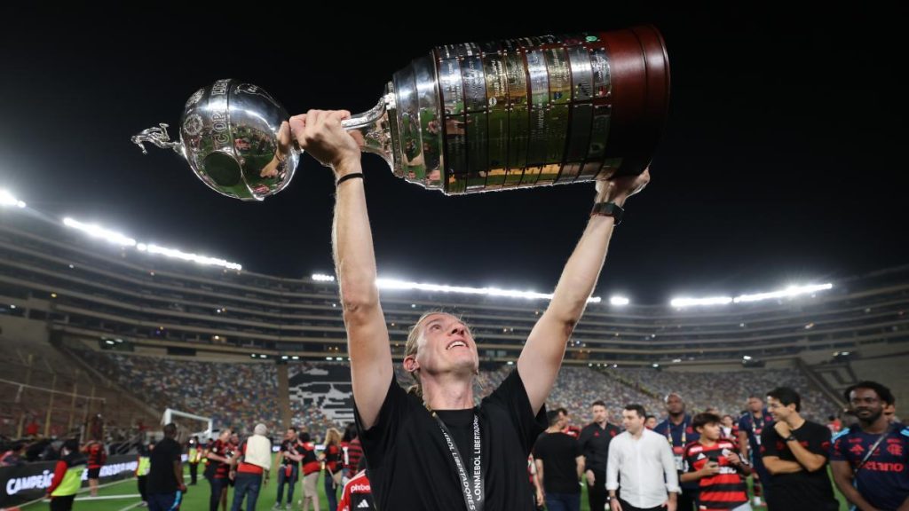 Filipe Luís' Flamengo aspires to a second title in a week after winning Libertadores