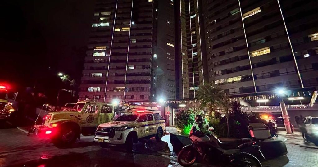 Fire devastated the 14th floor of a building in Las Palmas: One dog died and six injured in mass evacuation