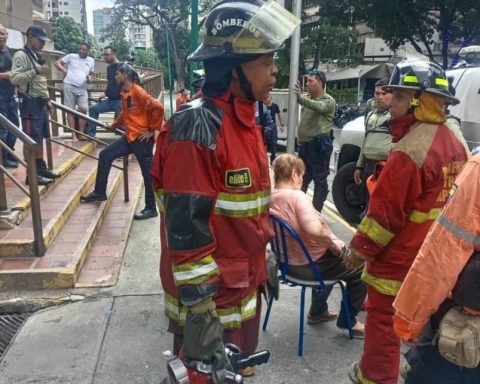Fire in Chacao building leaves four affected by smoke inhalation