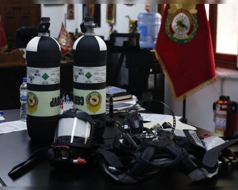 Firefighters paid S/15 million for equipment that is not what they ordered