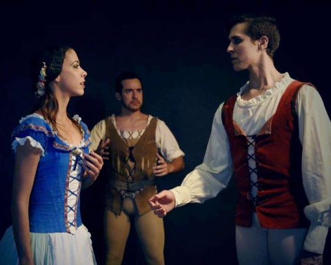 "Giselle". De izquierda a derecha: Anette Delgado, Ernesto Díaz y Dani Hernández. Foto: Gabriel Dávalos.