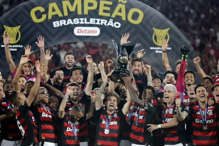 Flamengo defeats Ceará and crowns magical year with Brazilian title