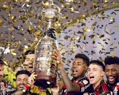 Flamengo dominates Copa Libertadores team