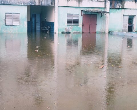 Floods, landslides and evacuees due to heavy rains in Villa Clara