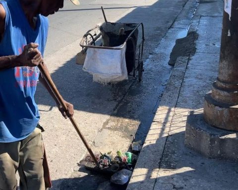 For their daily fight against garbage, Havana's street sweepers earn about ten dollars a month