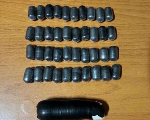 Foreigner arrested in AILA with more than a kilo of cocaine in her stomach