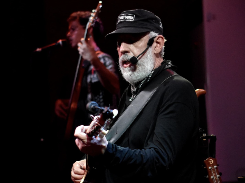 Frank Delgado in El Cabildo