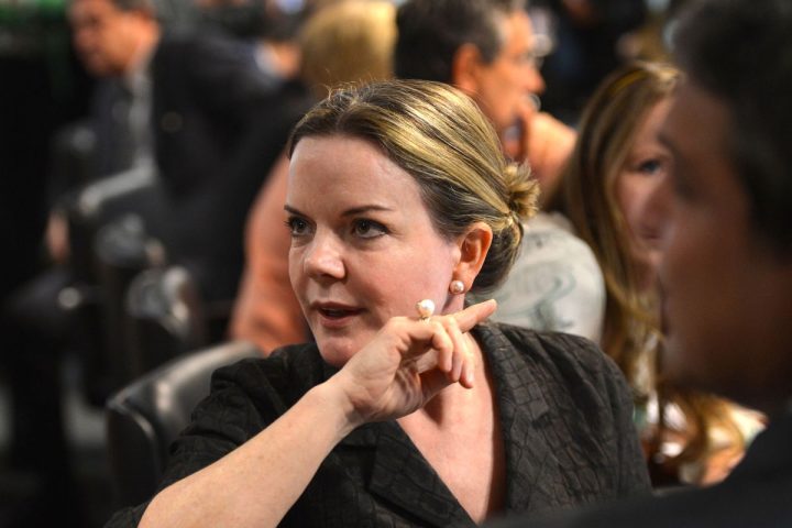 Gleise blames Selic for the public debt and not government expenses