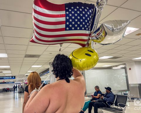 Goodbye to the American dream? Trump paralyzes asylums, residences and other immigration applications of Cubans and other nationalities